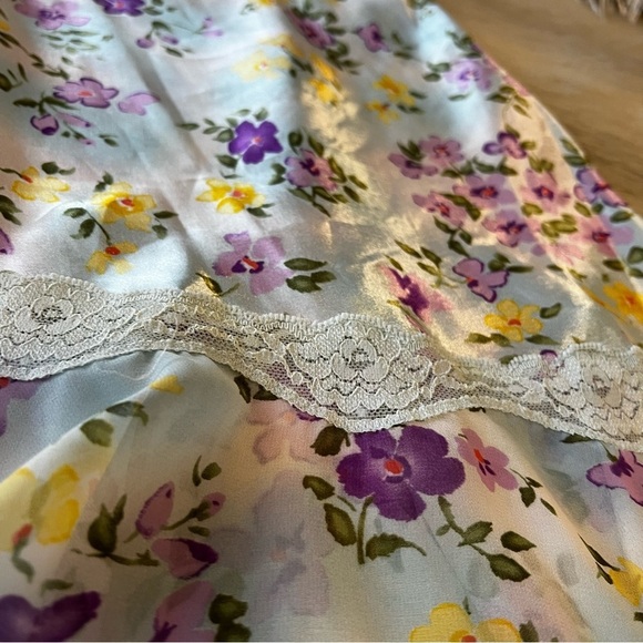 Vintage-Inspired Blue and Purple Chemise with Ruffled Details - Picture 9 of 13